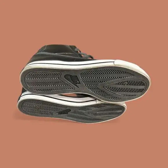 Nike - Picture 6 of 6